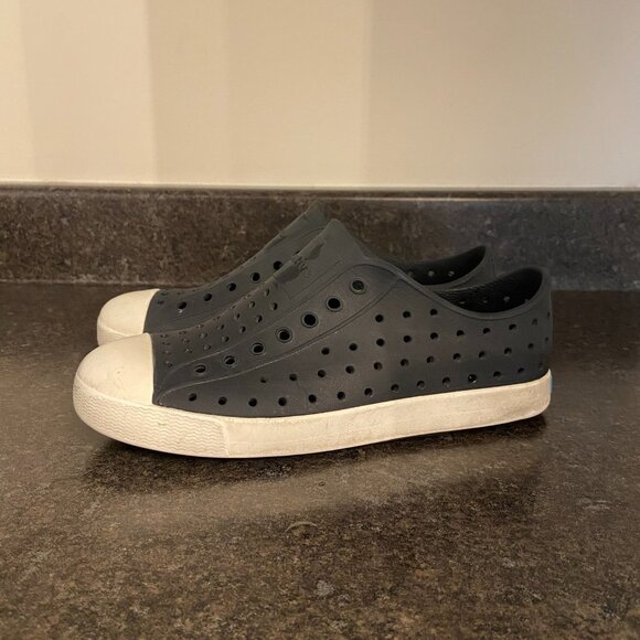 Native Jefferson Shoes - Size 3 - Picture 4 of 9